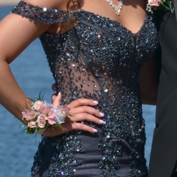 Gorgeous Jovani Prom Dress size 6 - Picture 2 of 11